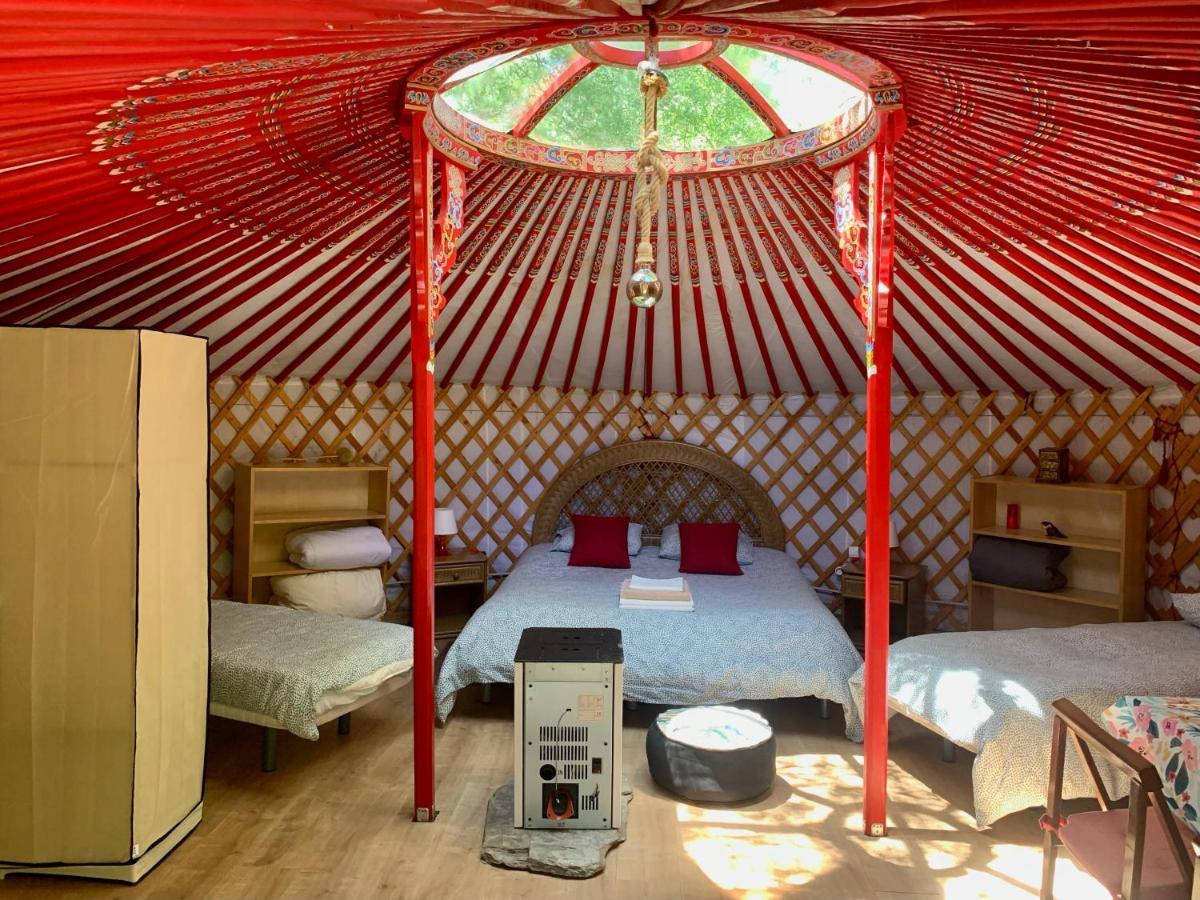 Вилла La Yurta De Gaia Сан-Лоренсо-де-Эль-Эскориаль Экстерьер фото