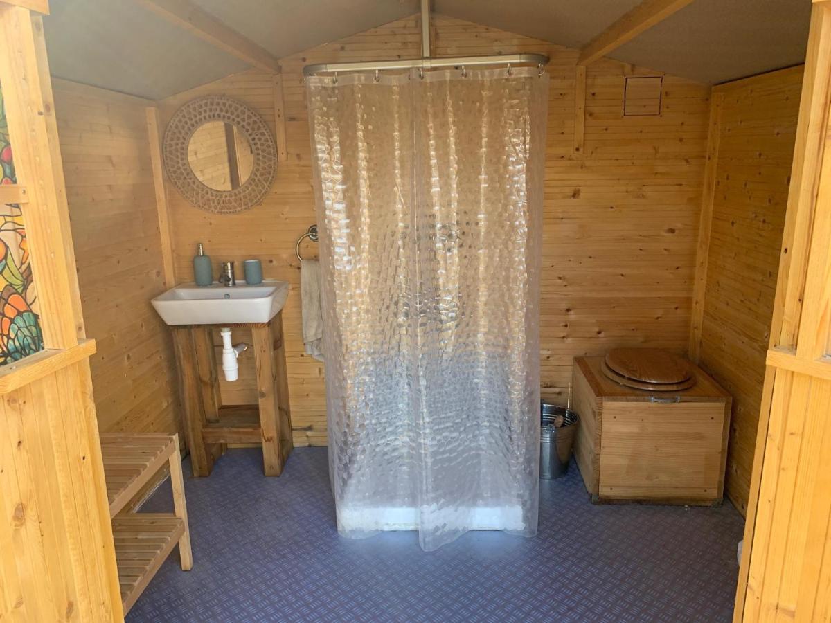 Вилла La Yurta De Gaia Сан-Лоренсо-де-Эль-Эскориаль Экстерьер фото