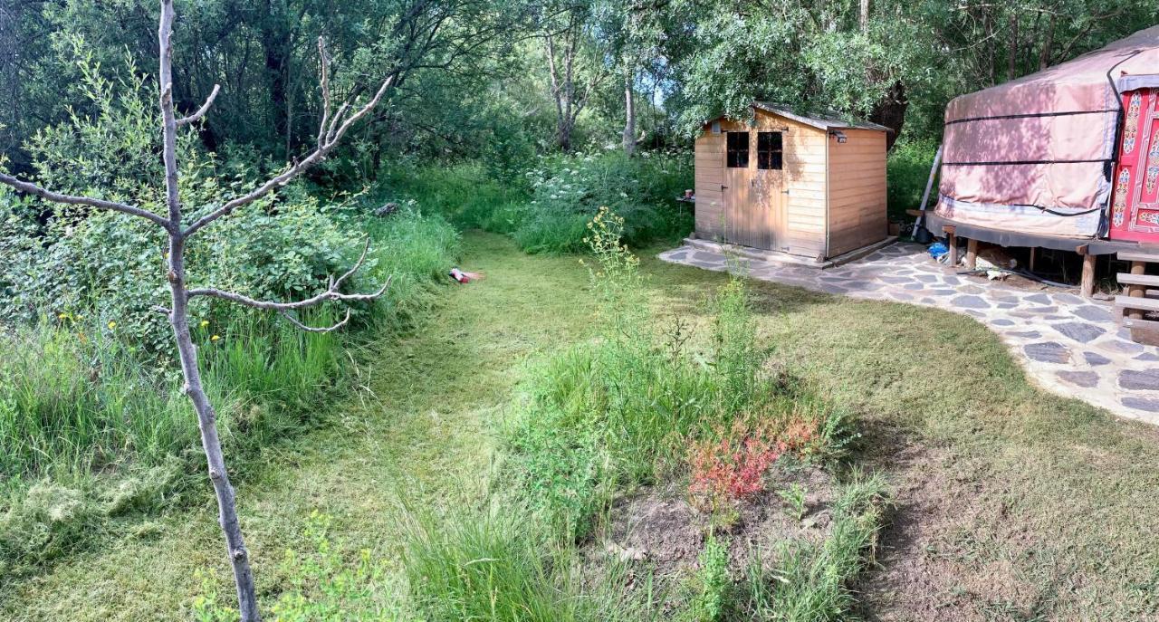 Вилла La Yurta De Gaia Сан-Лоренсо-де-Эль-Эскориаль Экстерьер фото