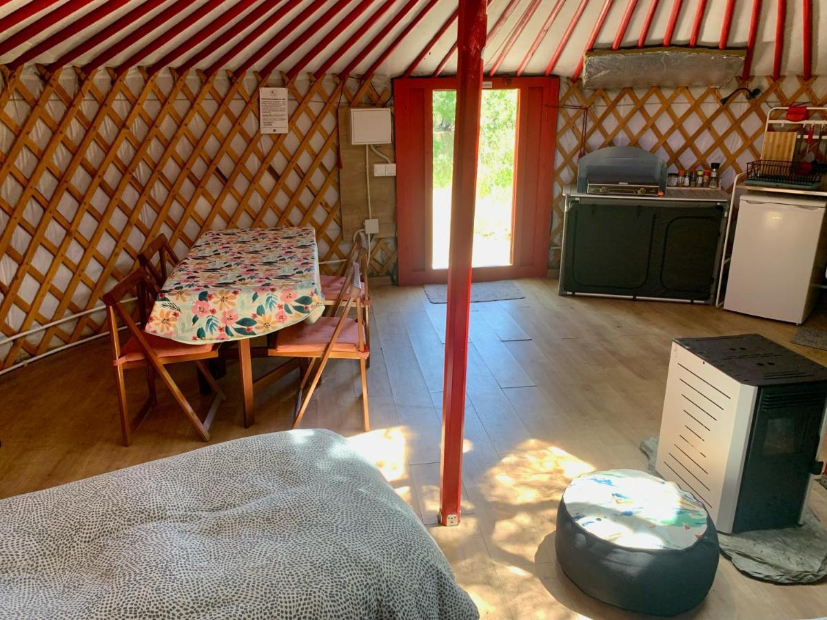 Вилла La Yurta De Gaia Сан-Лоренсо-де-Эль-Эскориаль Экстерьер фото