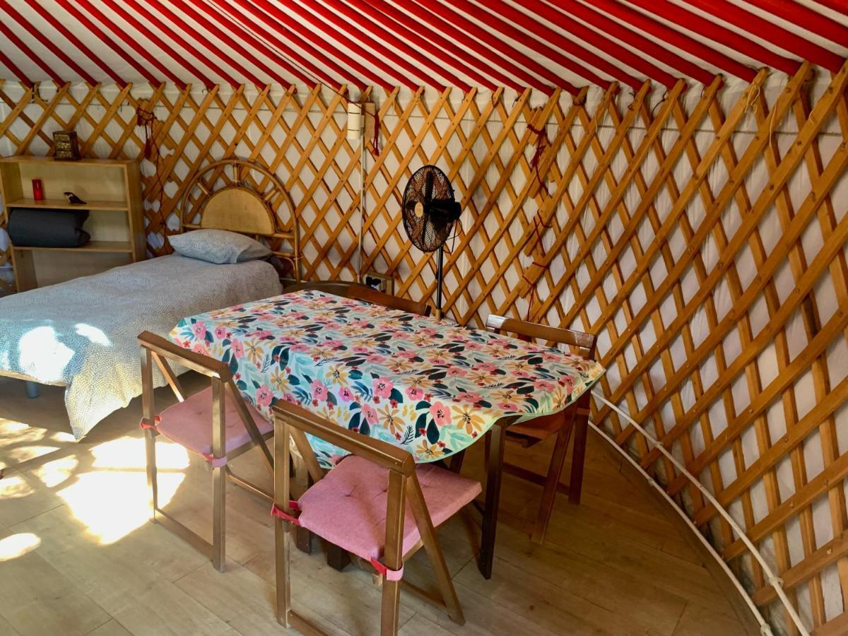Вилла La Yurta De Gaia Сан-Лоренсо-де-Эль-Эскориаль Экстерьер фото